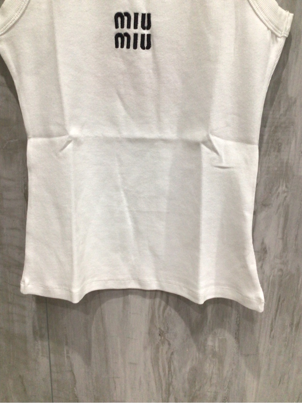 Miu Miu White Tank Top with Black Logo - Picture 4 of 8